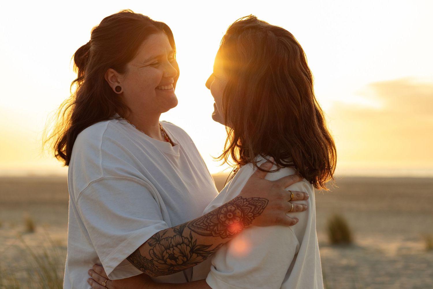 family love wedding fotoshoot kijkduin delft strand golden hour lifestyle fotograaf caja photography