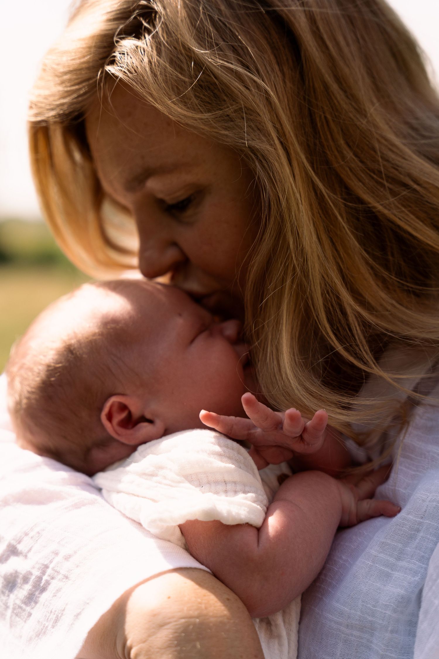 newborn zwangerschap fotoshoot home delft nude breastfeeding borstvoeding lifestyle fotograaf caja photography