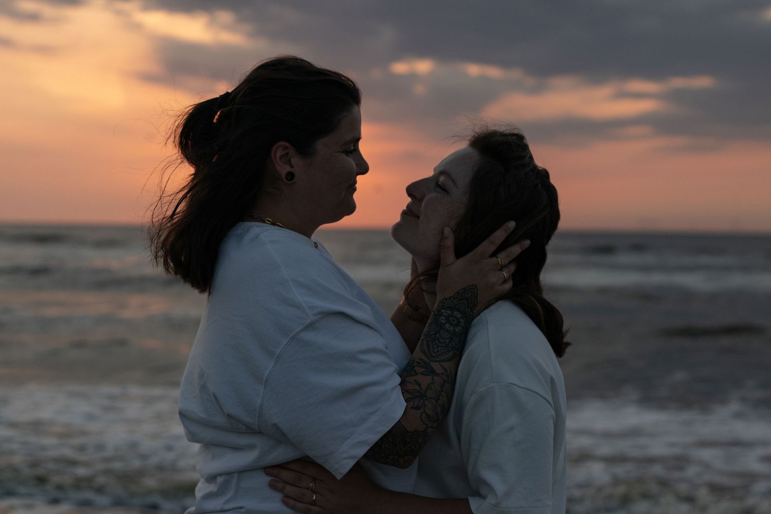 family love wedding fotoshoot kijkduin delft strand golden hour lifestyle fotograaf caja photography