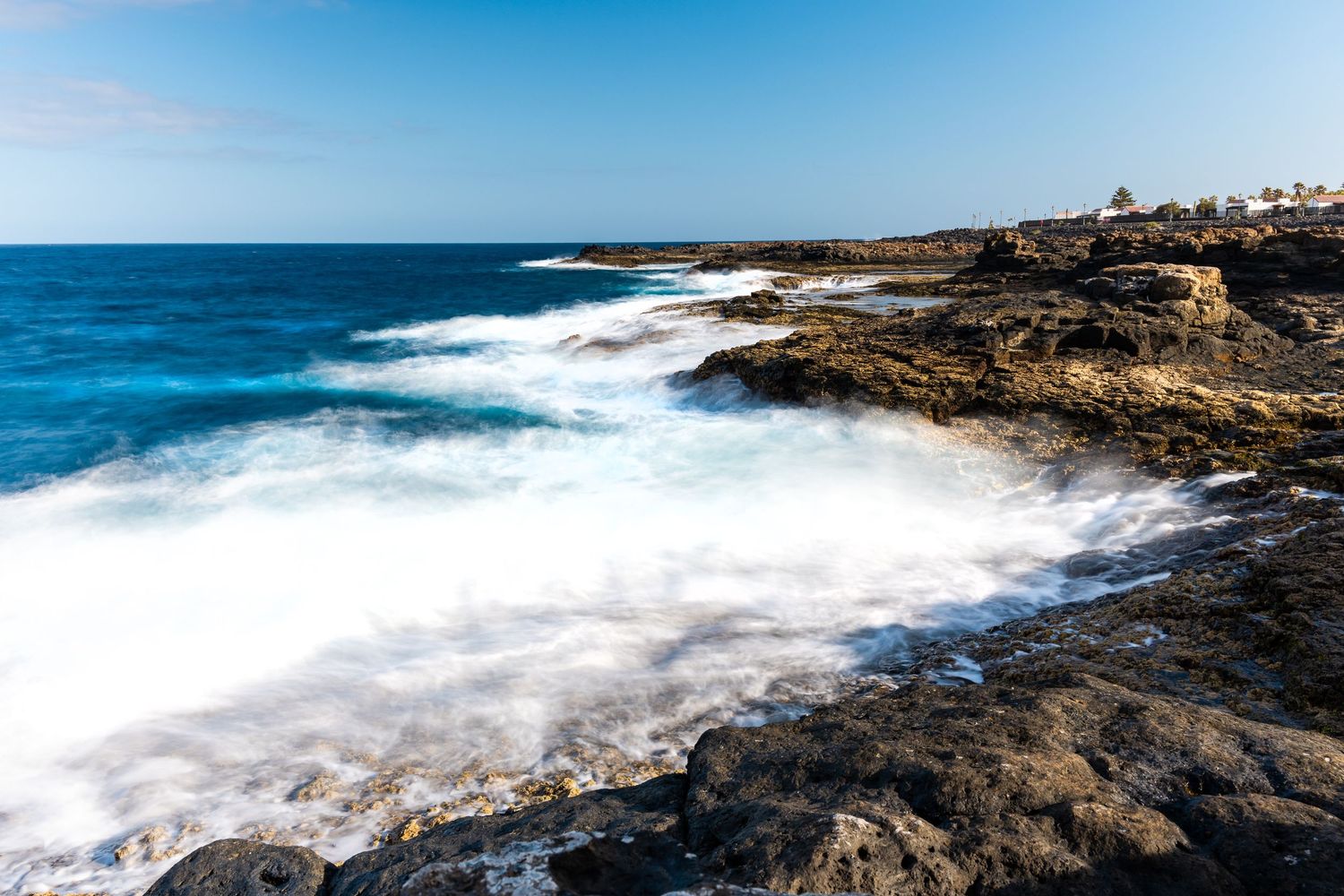 Dramatic nature scene in beautiful colours where sky meets sea