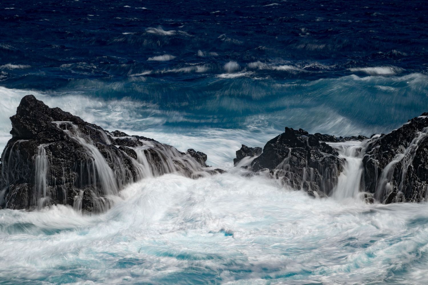 Dramatic nature scene in beautiful colours where sky meets sea