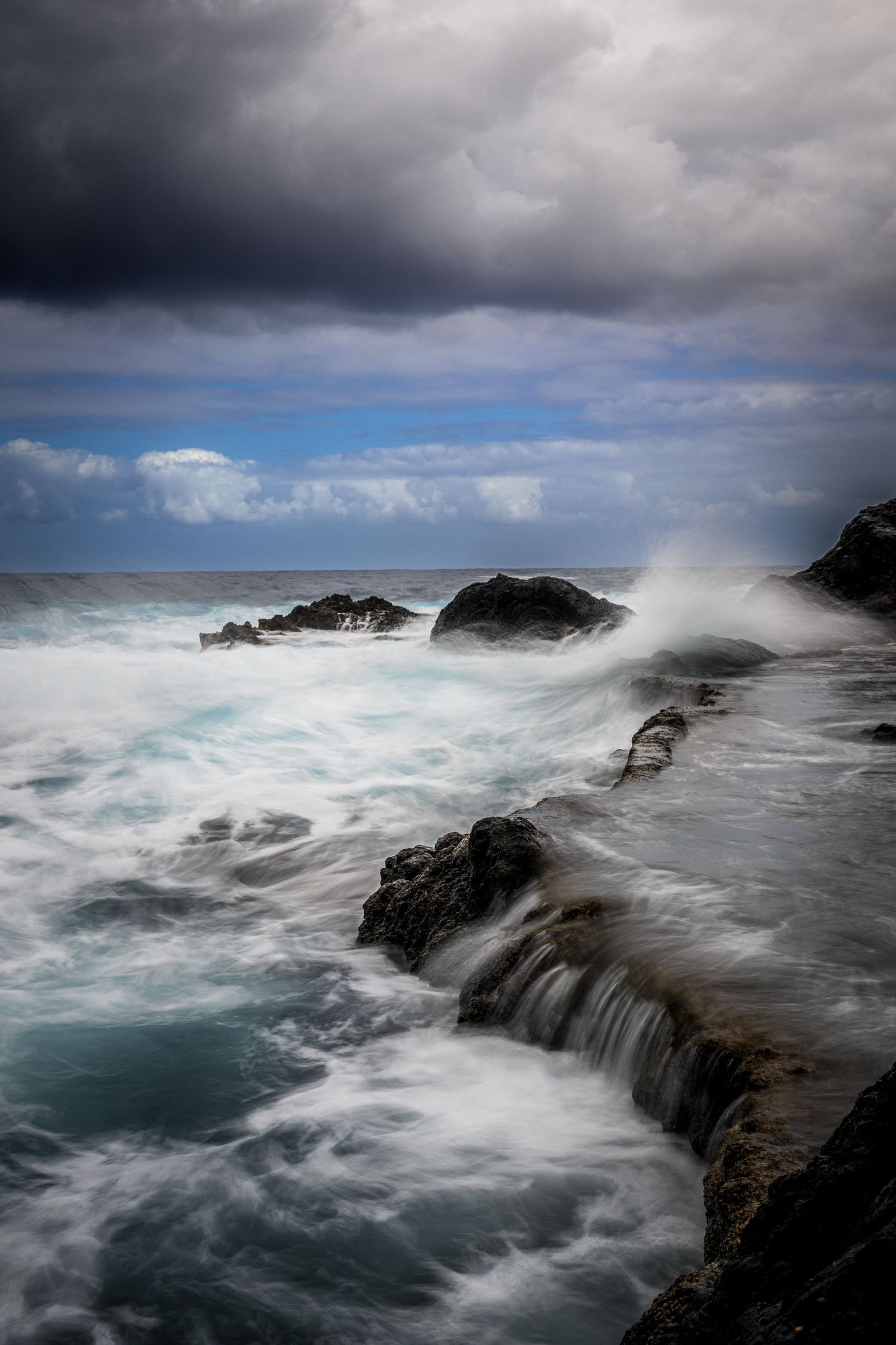Dramatic nature scene in beautiful colours where sky meets sea