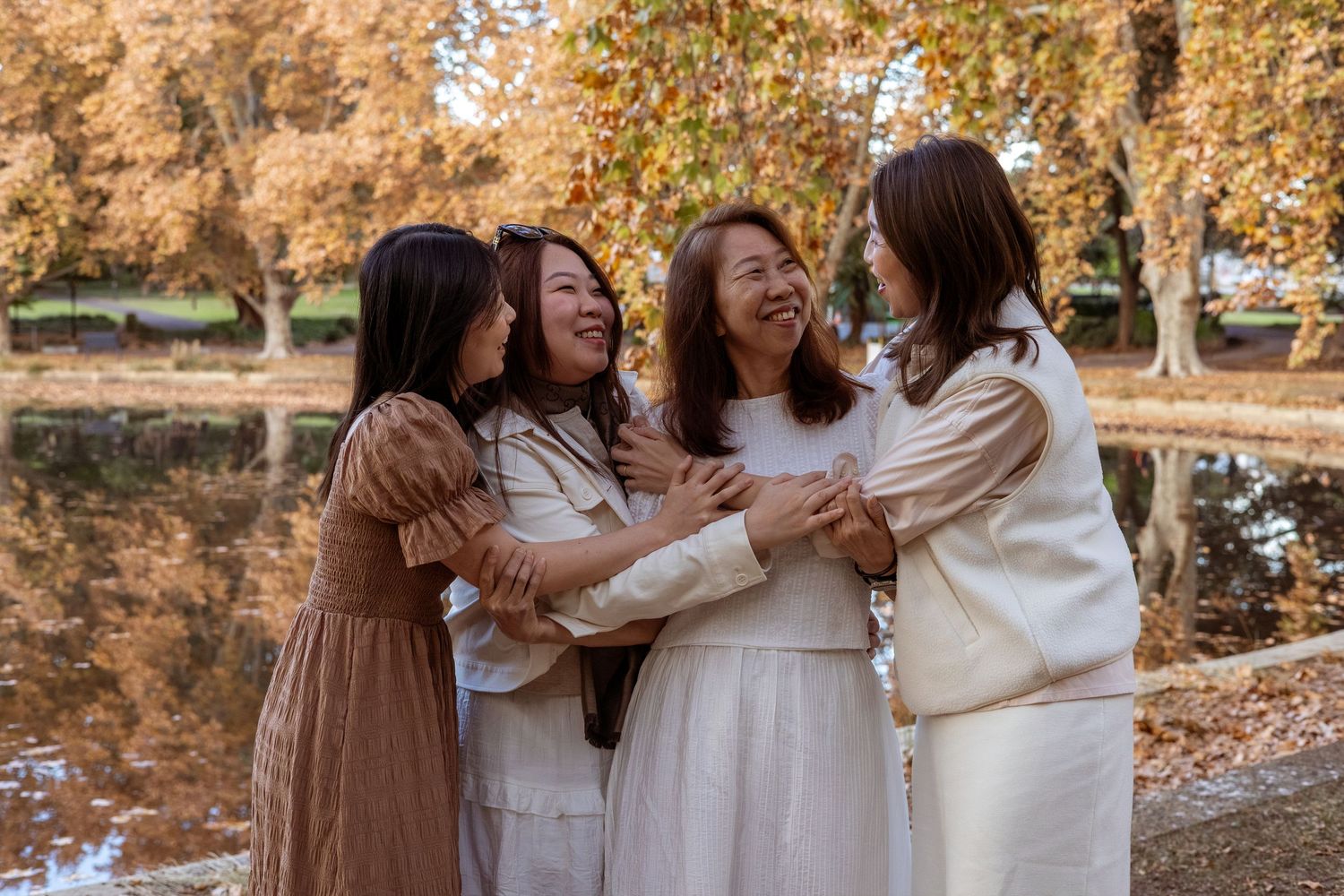 Extended family gathered together for a lifestyle portrait in Perth.