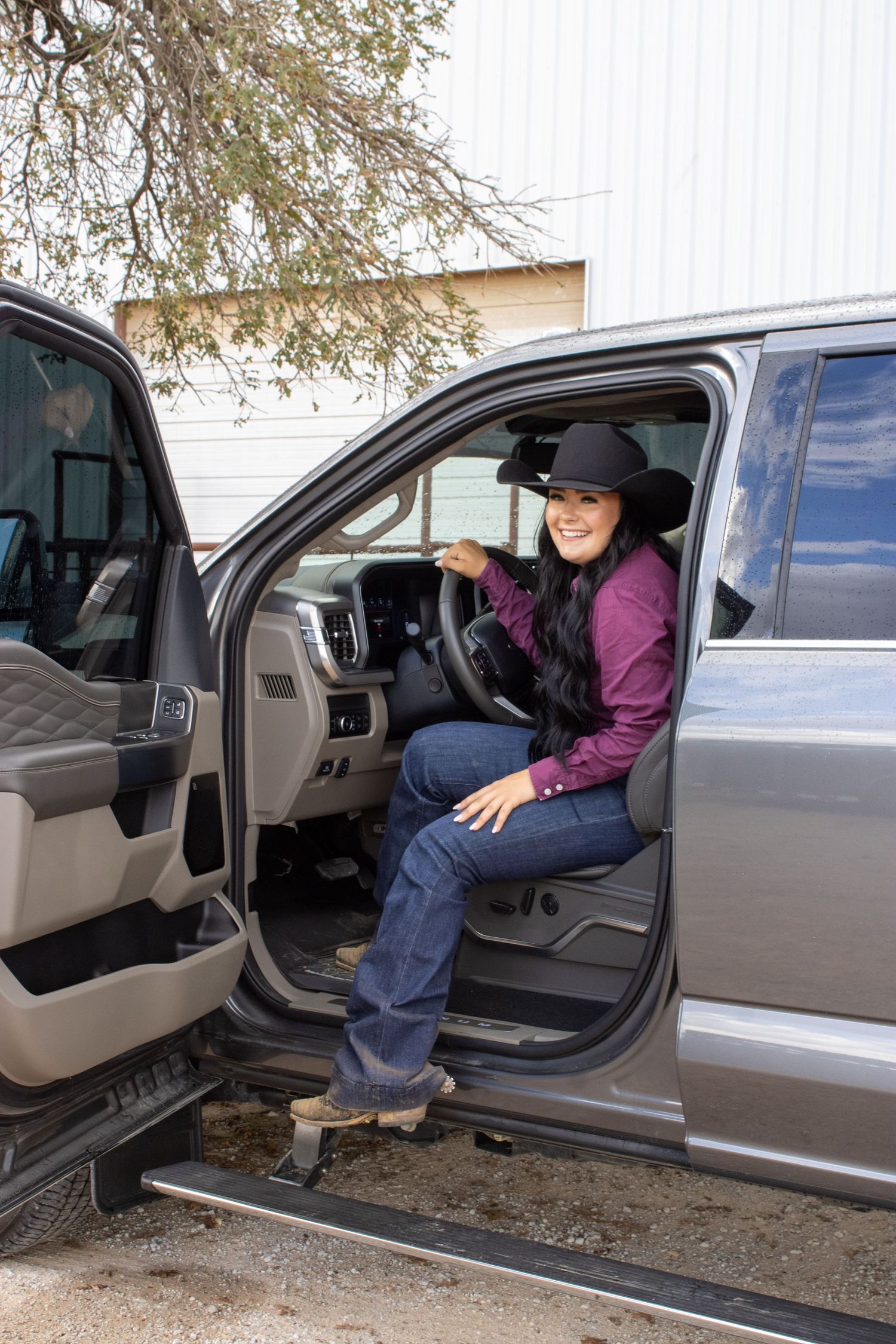 Series of images showing how to safely enter and exit a vehicle from the passenger side.