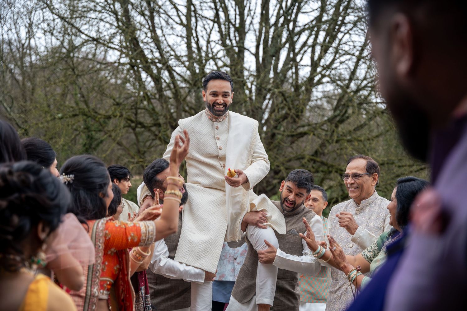Emotional moments during the ceremony, captured discreetly with a documentary-style approach.