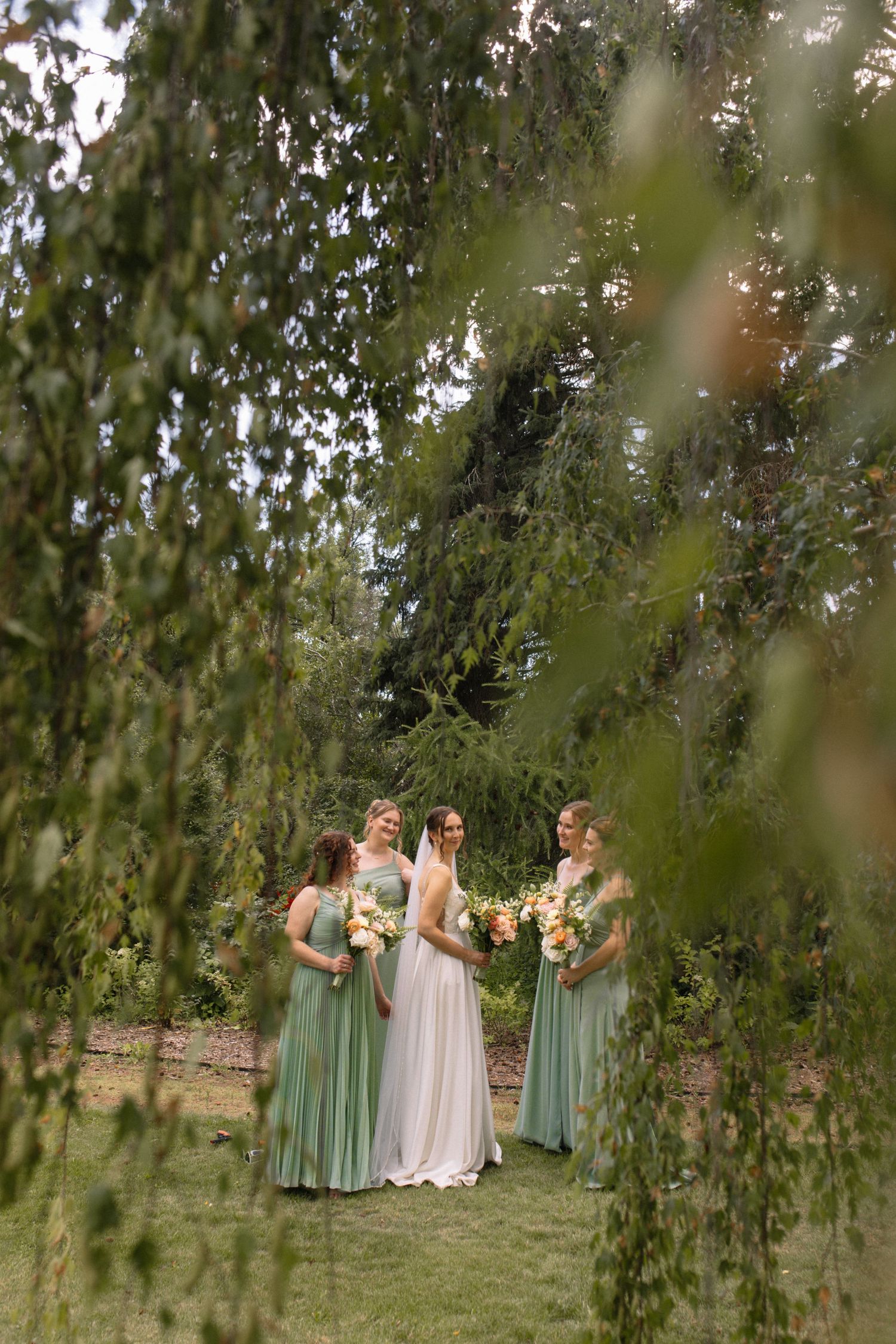 bride with brides maids