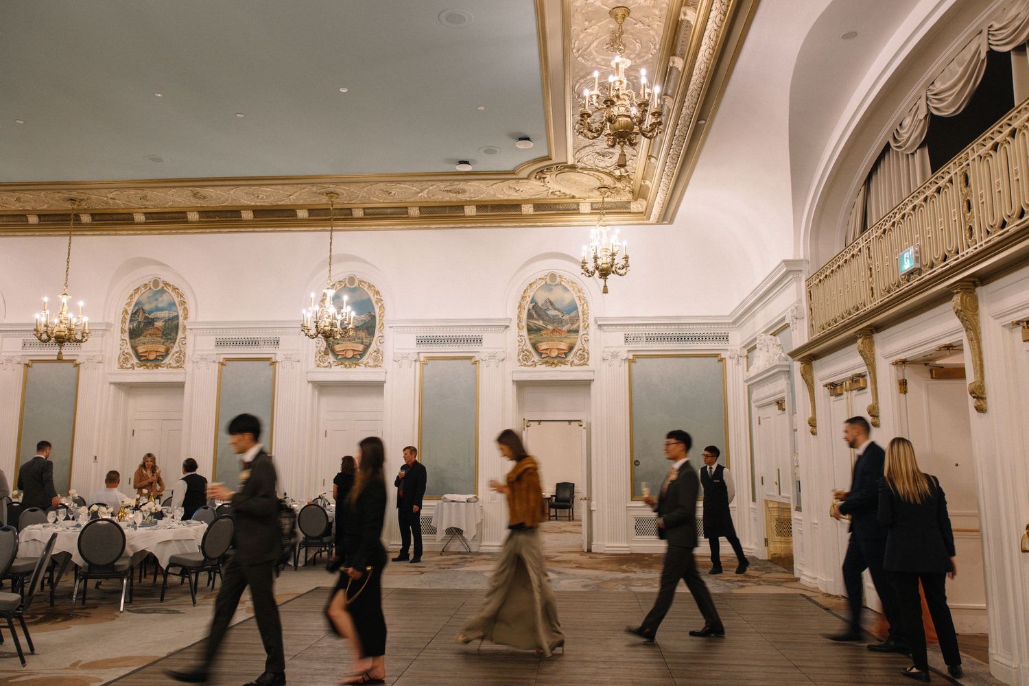 wedding guests arriving to the reception