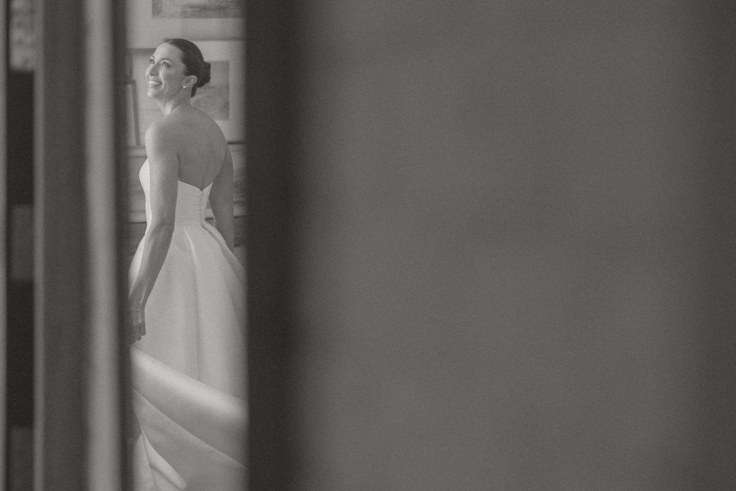 Timeless, sexy, and editorial wedding photography from Cape Town at Johannesdal.1207.masterful planning by Kiona Events with Fleurlecordeur