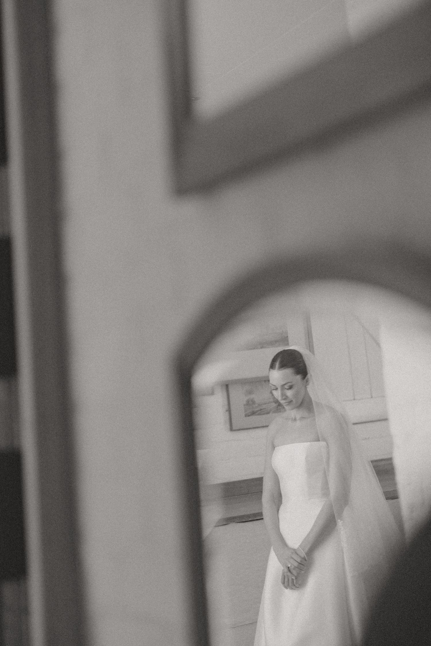 Timeless, sexy, and editorial wedding photography from Cape Town at Johannesdal.1207.masterful planning by Kiona Events with Fleurlecordeur