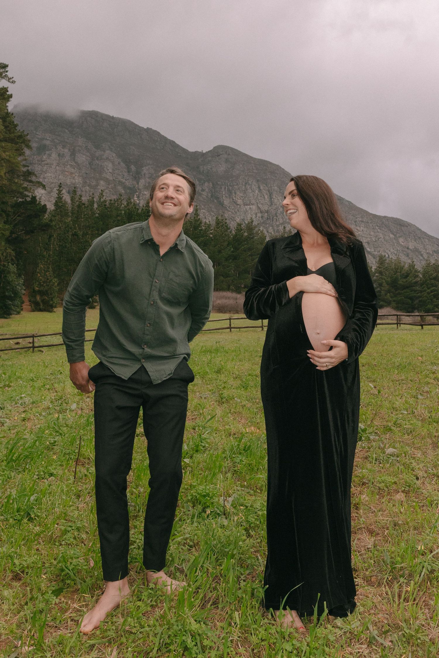 Timeless and editorial pregnancy photography from Cape Town. Refined, elegant imagery that feels as good as it looks STIL_ Wanderlus Kyknet