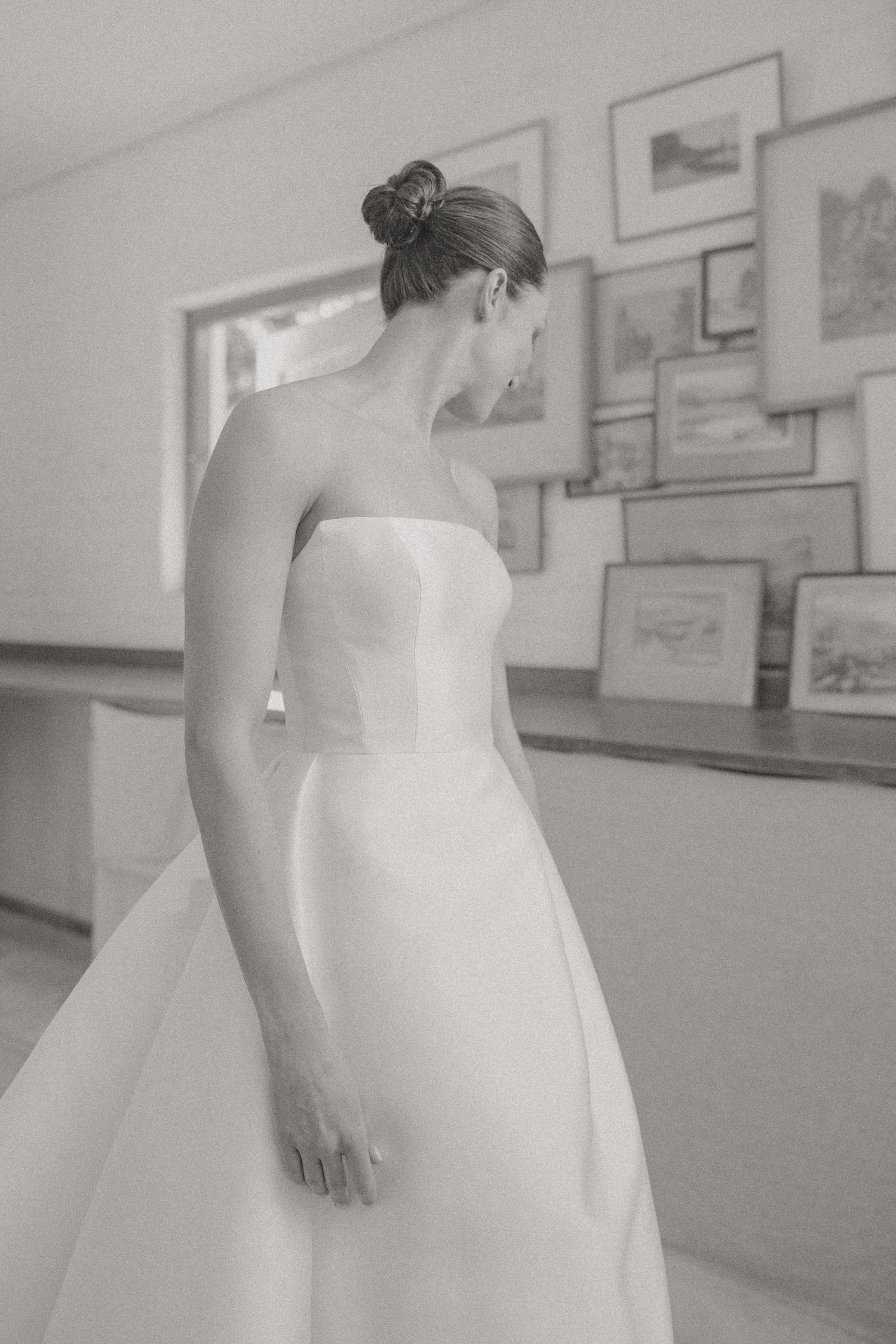 Timeless, sexy, and editorial wedding photography from Cape Town at Johannesdal.1207.masterful planning by Kiona Events with Fleurlecordeur