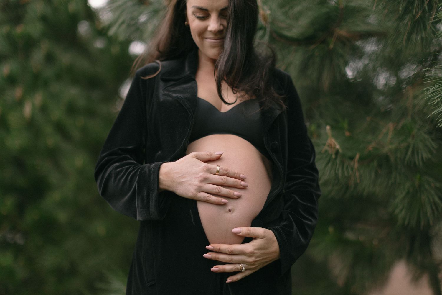 Timeless and editorial pregnancy photography from Cape Town. Refined, elegant imagery that feels as good as it looks STIL_ Wanderlus Kyknet