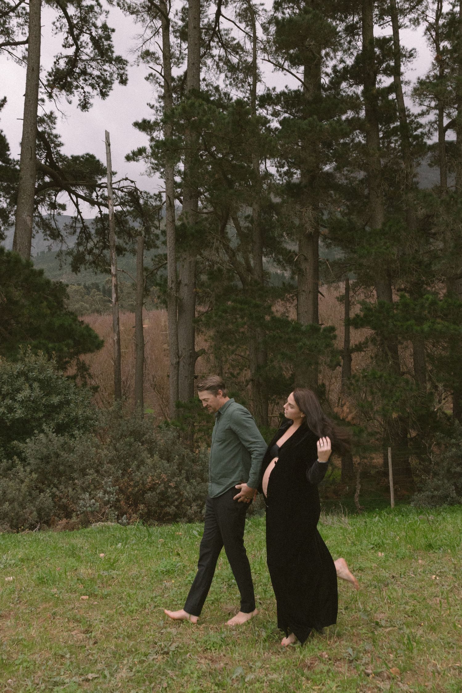 Timeless and editorial pregnancy photography from Cape Town. Refined, elegant imagery that feels as good as it looks STIL_ Wanderlus Kyknet