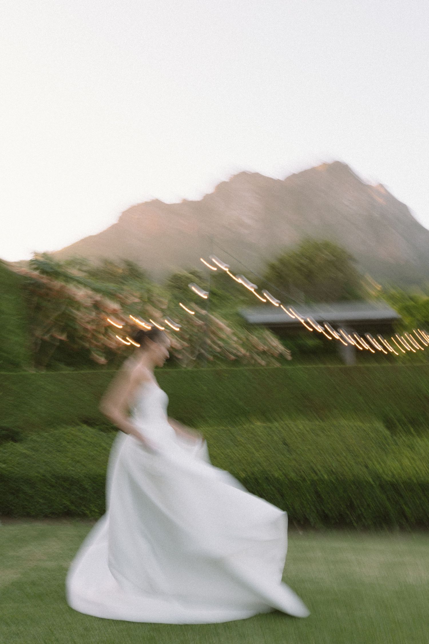 Timeless, sexy, and editorial wedding photography from Cape Town at Johannesdal.1207.masterful planning by Kiona Events with Fleurlecordeur