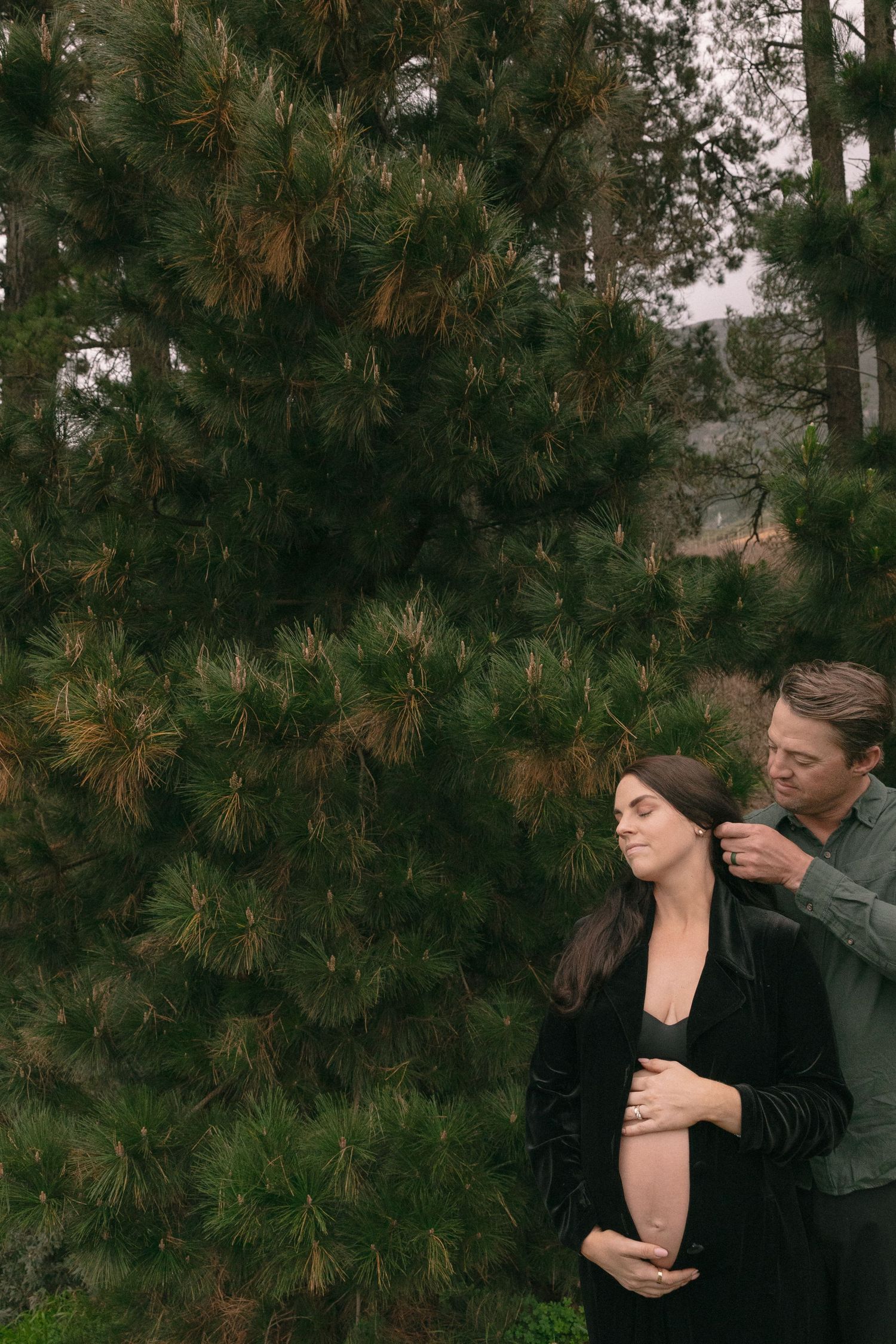 Timeless and editorial pregnancy photography from Cape Town. Refined, elegant imagery that feels as good as it looks STIL_ Wanderlus Kyknet