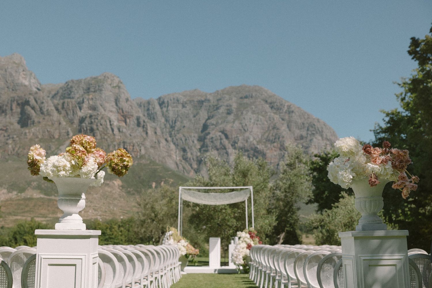 Timeless, sexy, and editorial wedding photography from Cape Town at Johannesdal.1207.masterful planning by Kiona Events with Fleurlecordeur
