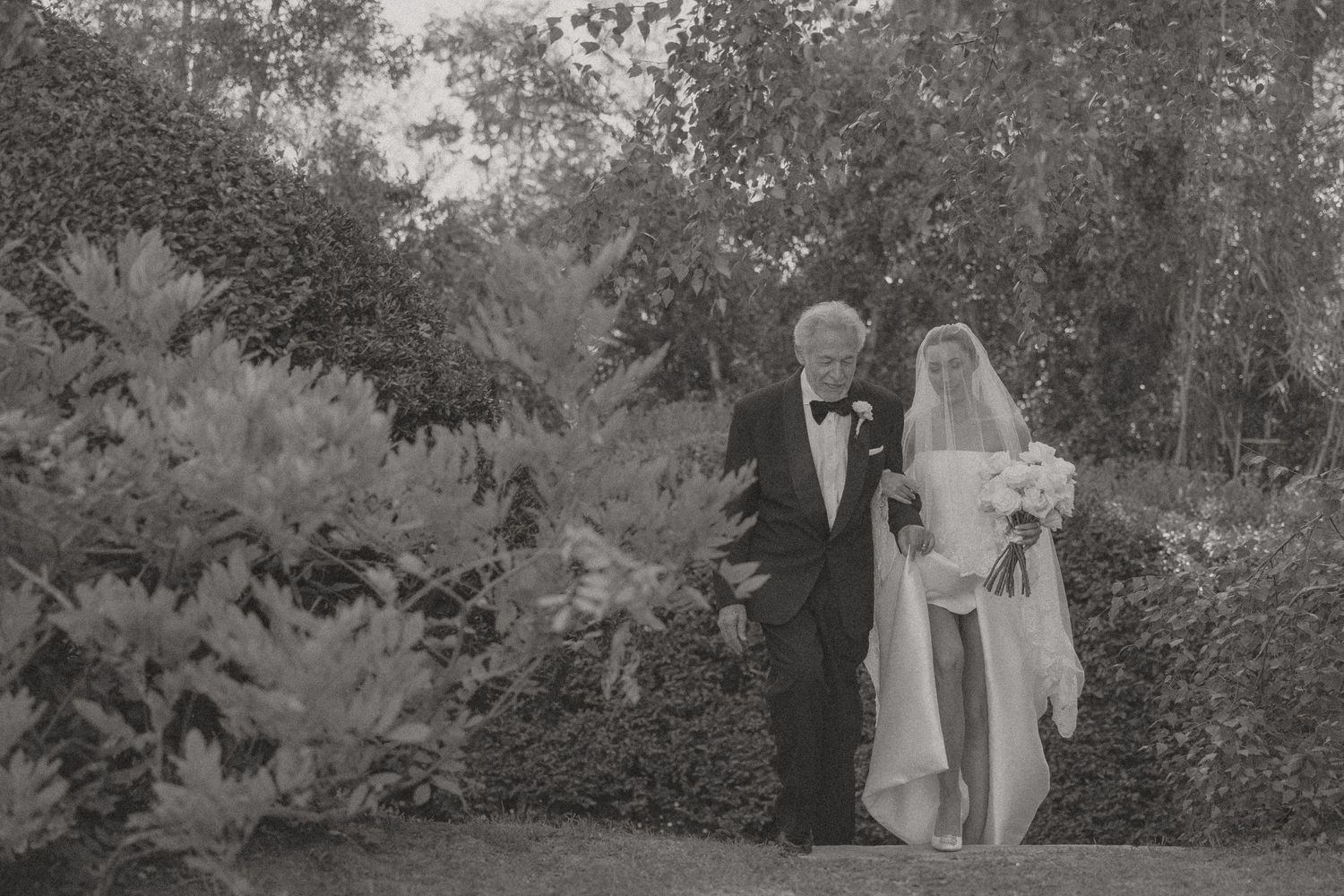 Timeless, sexy, and editorial wedding photography from Cape Town at Johannesdal.1207.masterful planning by Kiona Events with Fleurlecordeur