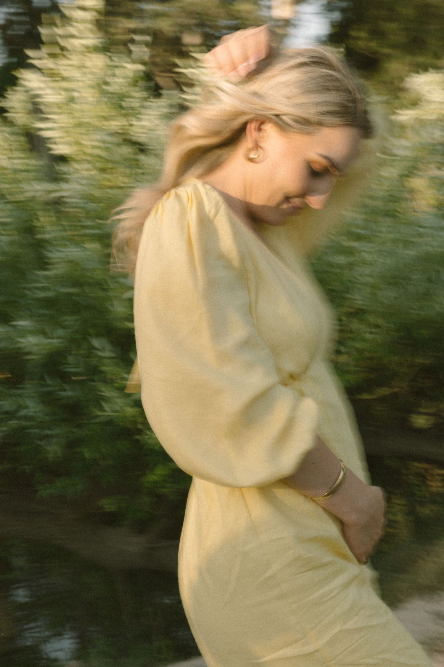 Timeless and editorial pregnancy photography from Cape Town. Refined, elegant imagery that feels as good as it looks STIL_