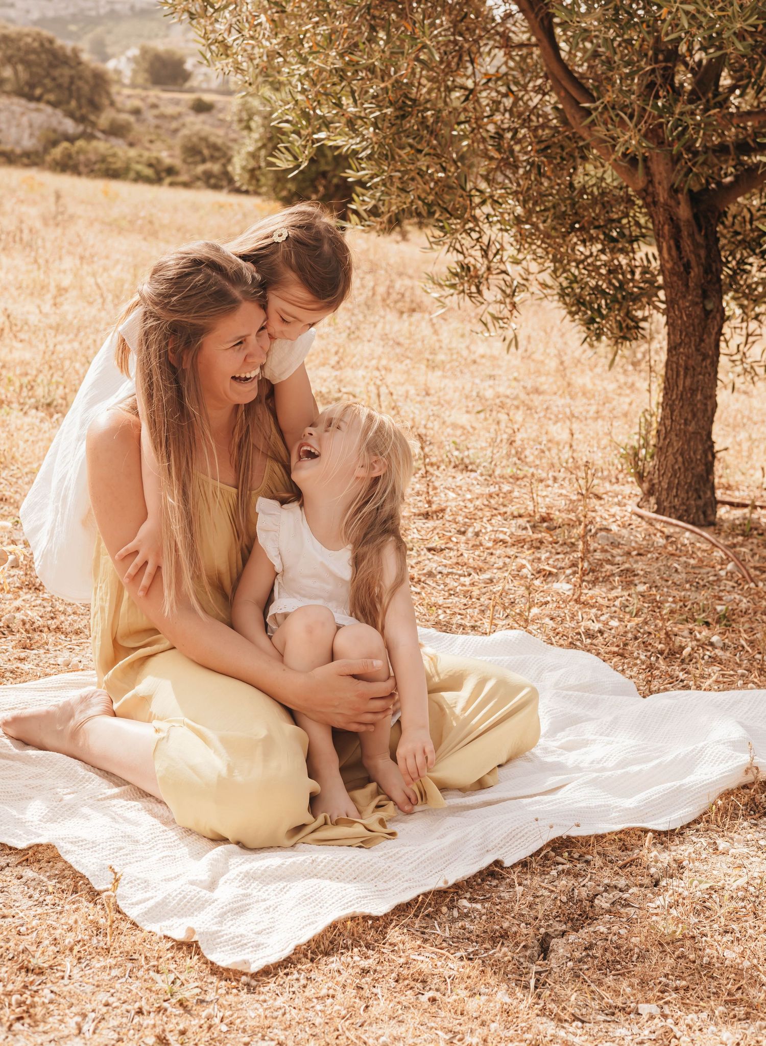 Photographe à Marignane, shooting famille, naissance portrait en extérieur dans les Bouches-du-Rhône en Provence PACA