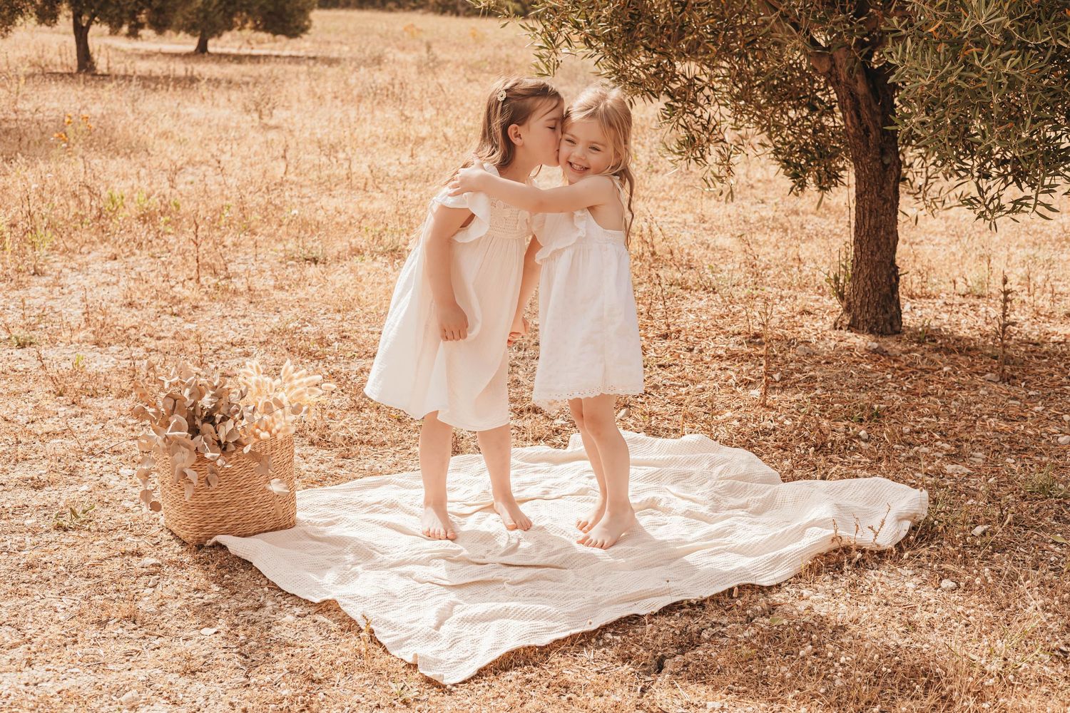 Photographe à Marignane, shooting famille, naissance portrait en extérieur dans les Bouches-du-Rhône en Provence PACA