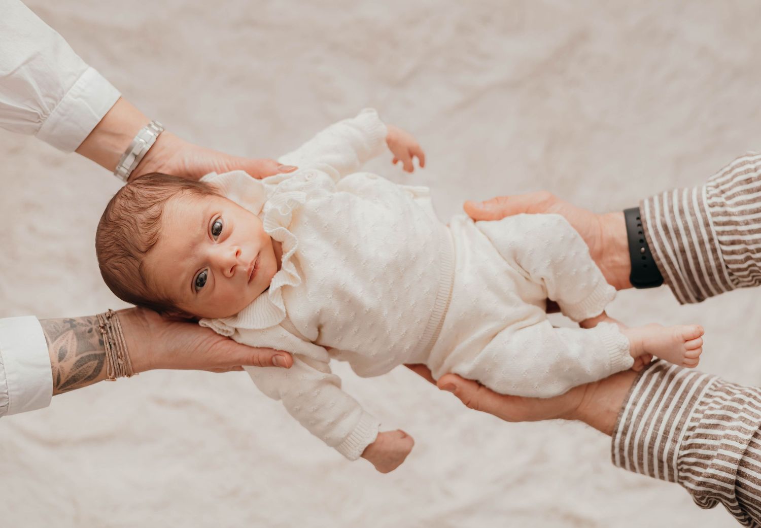 Photographe à Marignane, shooting famille, naissance portrait en extérieur dans les Bouches-du-Rhône en Provence PACA shooting à domicile