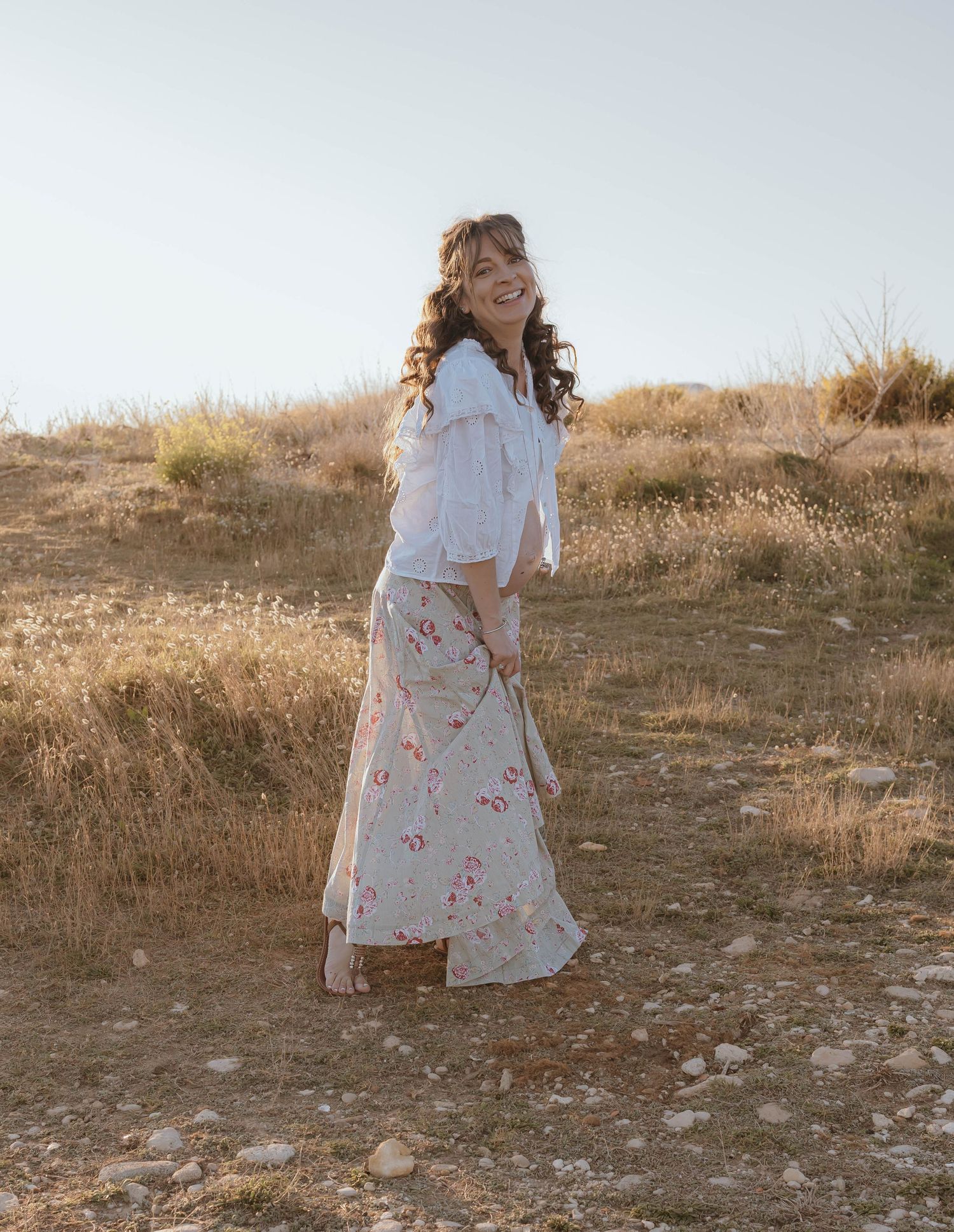 shooting photo grossesse en Provence en extérieur