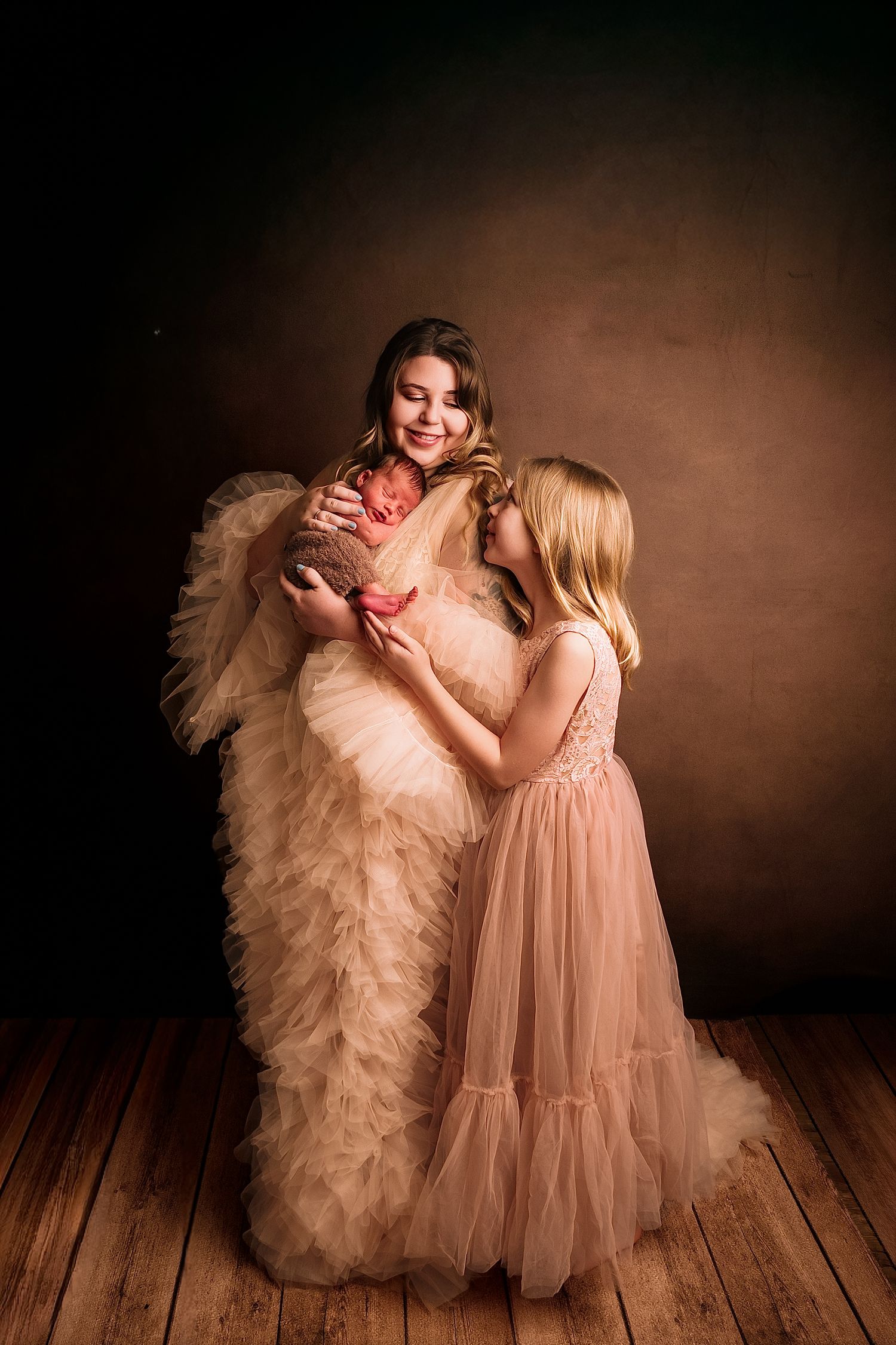 Kewaskum, WI Maternity and Newborn Full Service Photographer near lake country and milwaukee lake front