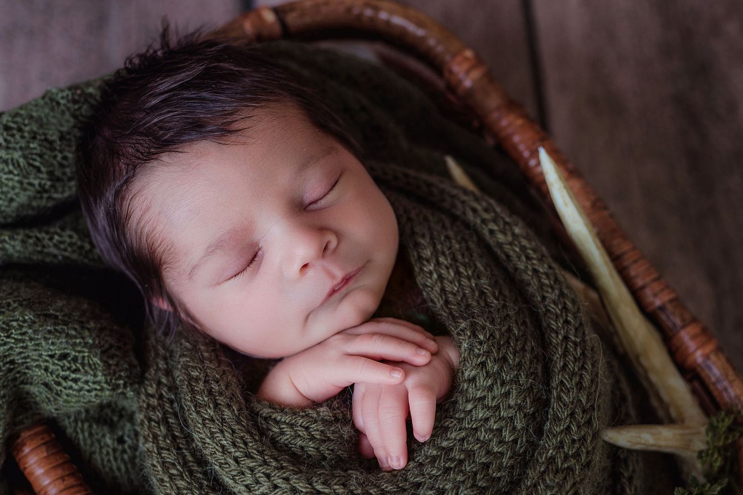 Mequon Newborn Photographer. Newborn Photographer Near Me. Cedarburg In-Home Photographer