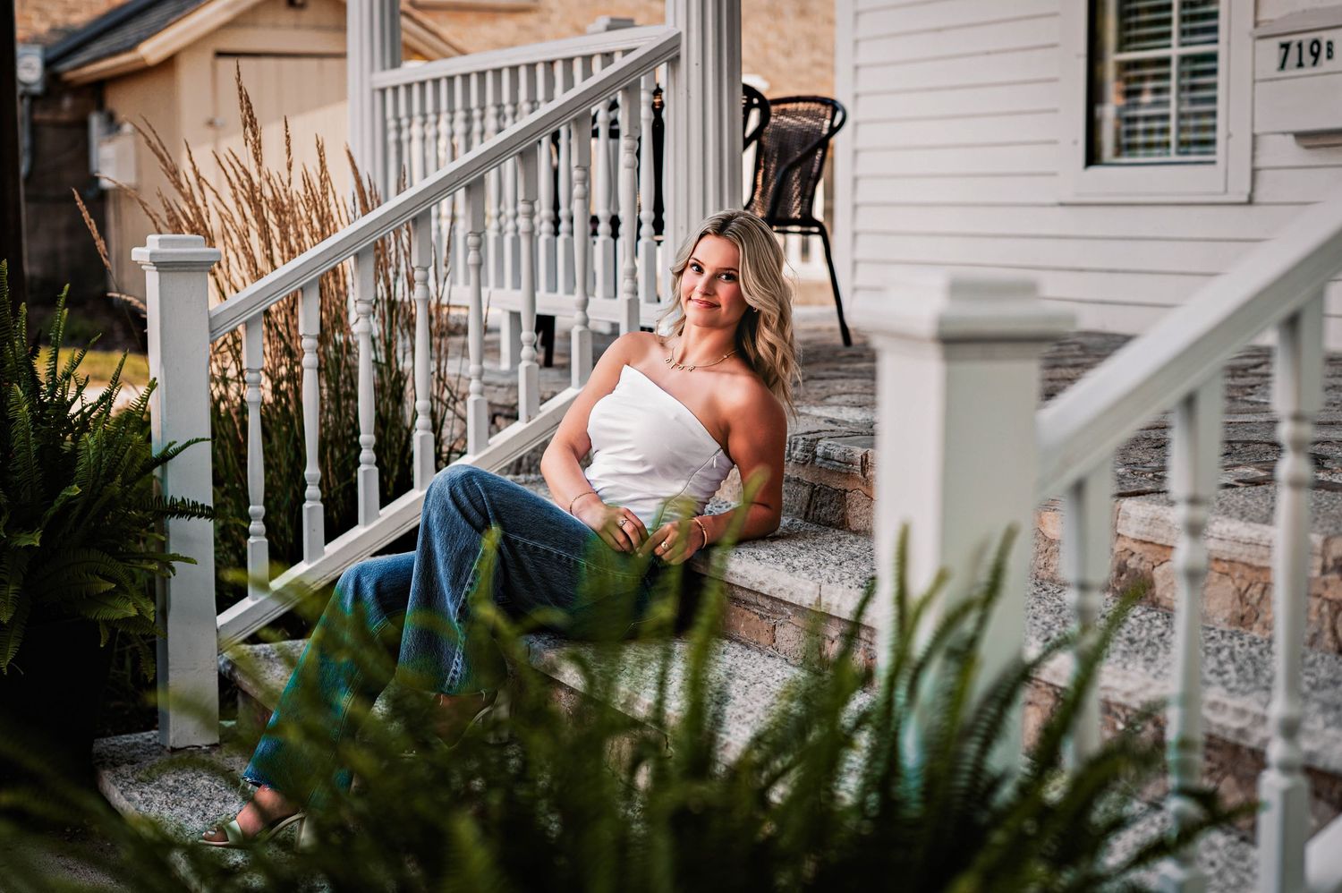 professional senior portraits on town square in Delafield, WI