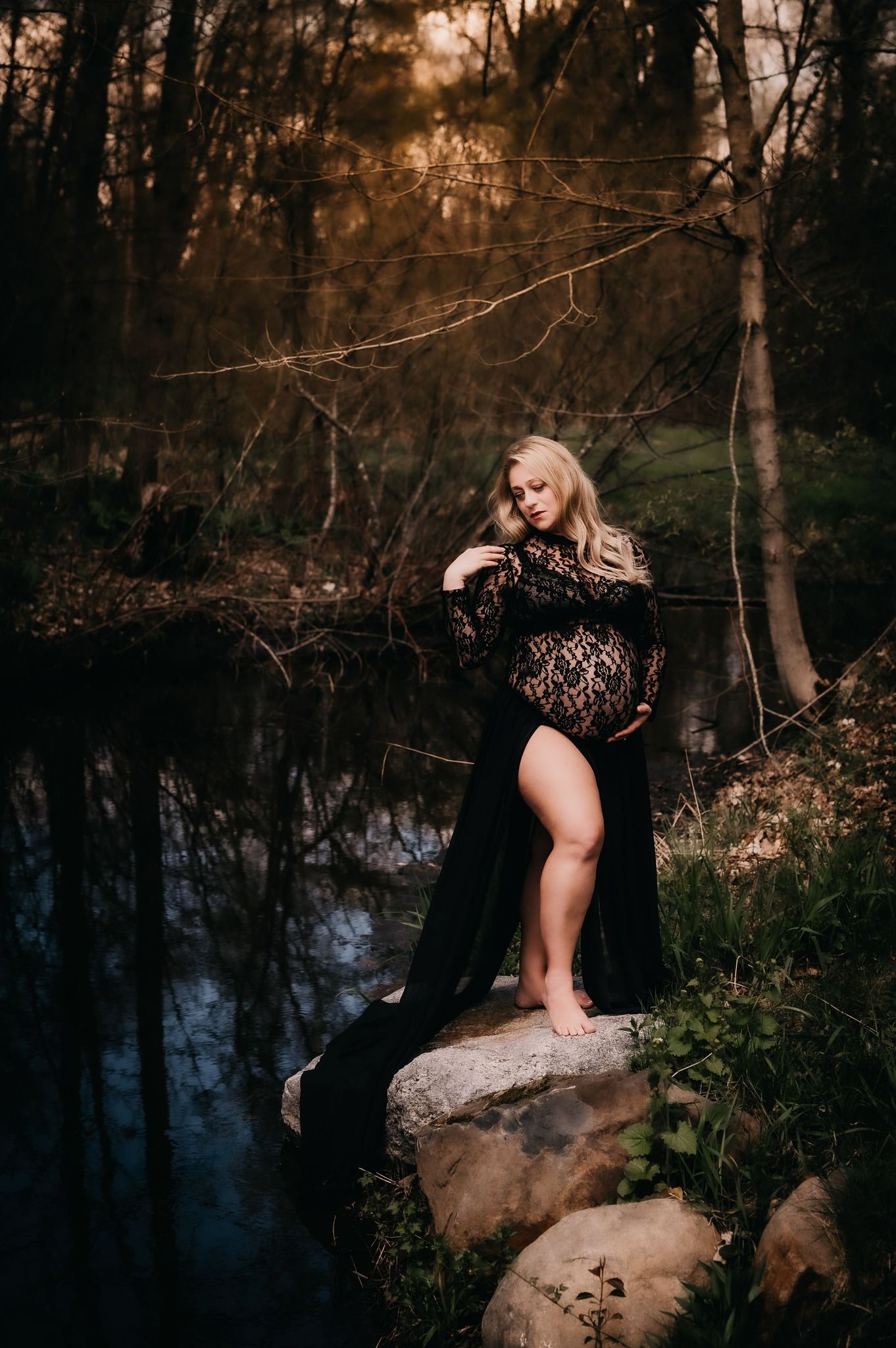 Sunset Creek Mini Maternity Session in Kewaskum, West Bend, Milwaukee, WI