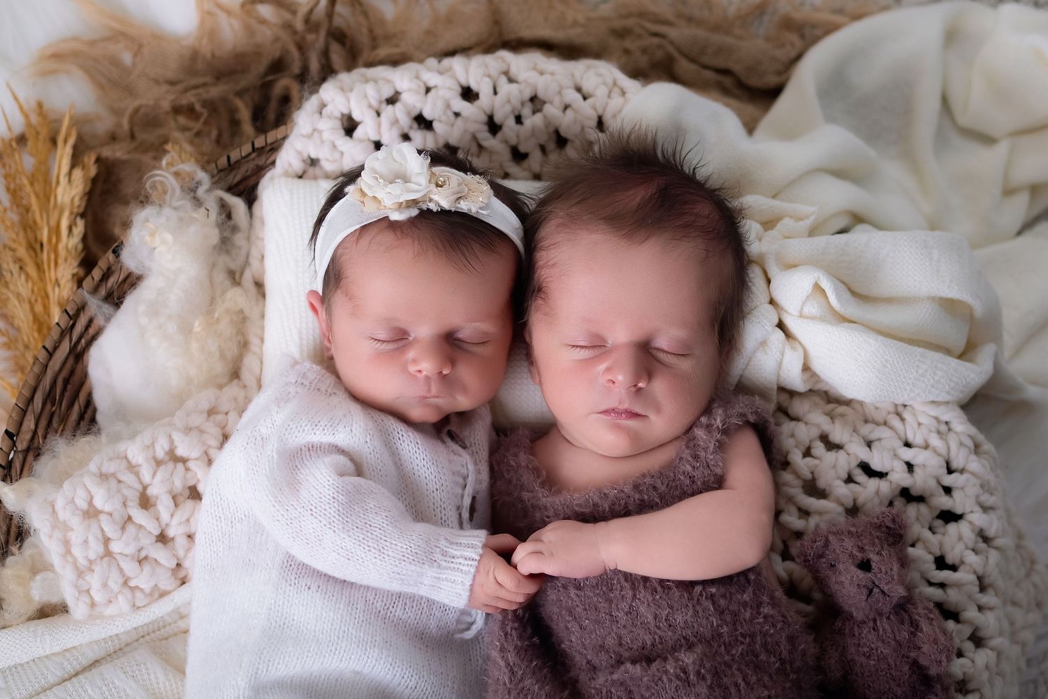 Kewaskum, West Bend, Milwaukee, Sheboygan, Cedarburg, Wisconsin Maternity, Newborn, Senior Portraits, Children and Family Photographer