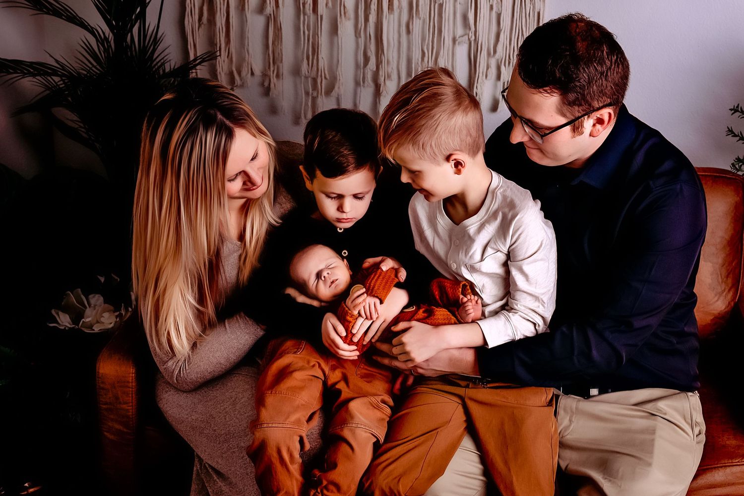 Kewaskum, West Bend, Milwaukee, Sheboygan, Cedarburg, Wisconsin Maternity, Newborn, Senior Portraits, Children and Family Photographer