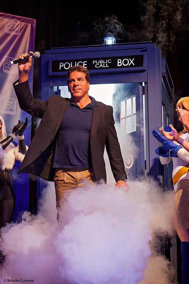 Lou Ferrigno speaking onstage at FanX convention