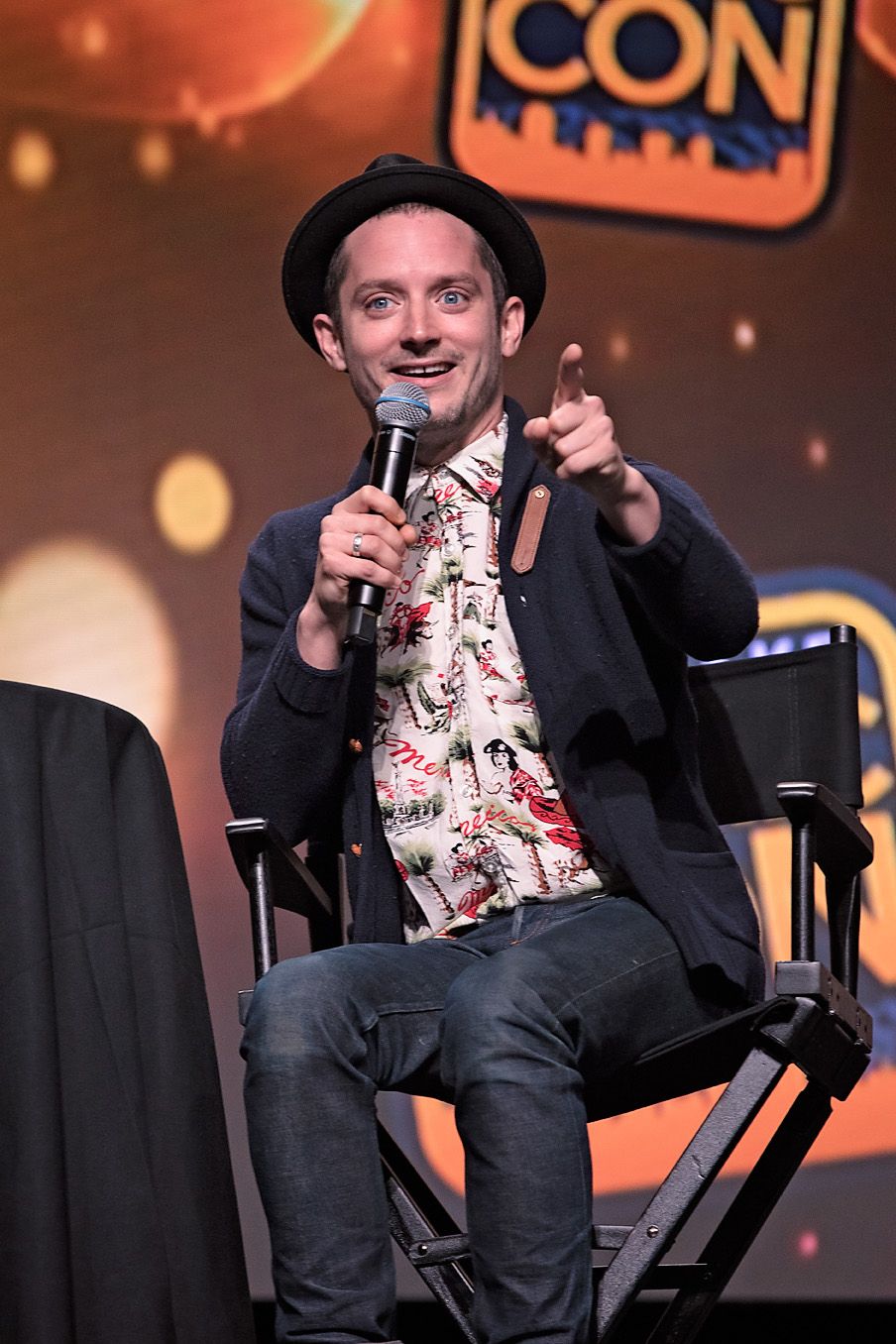 Elijah Wood speaking onstage at FanX convention