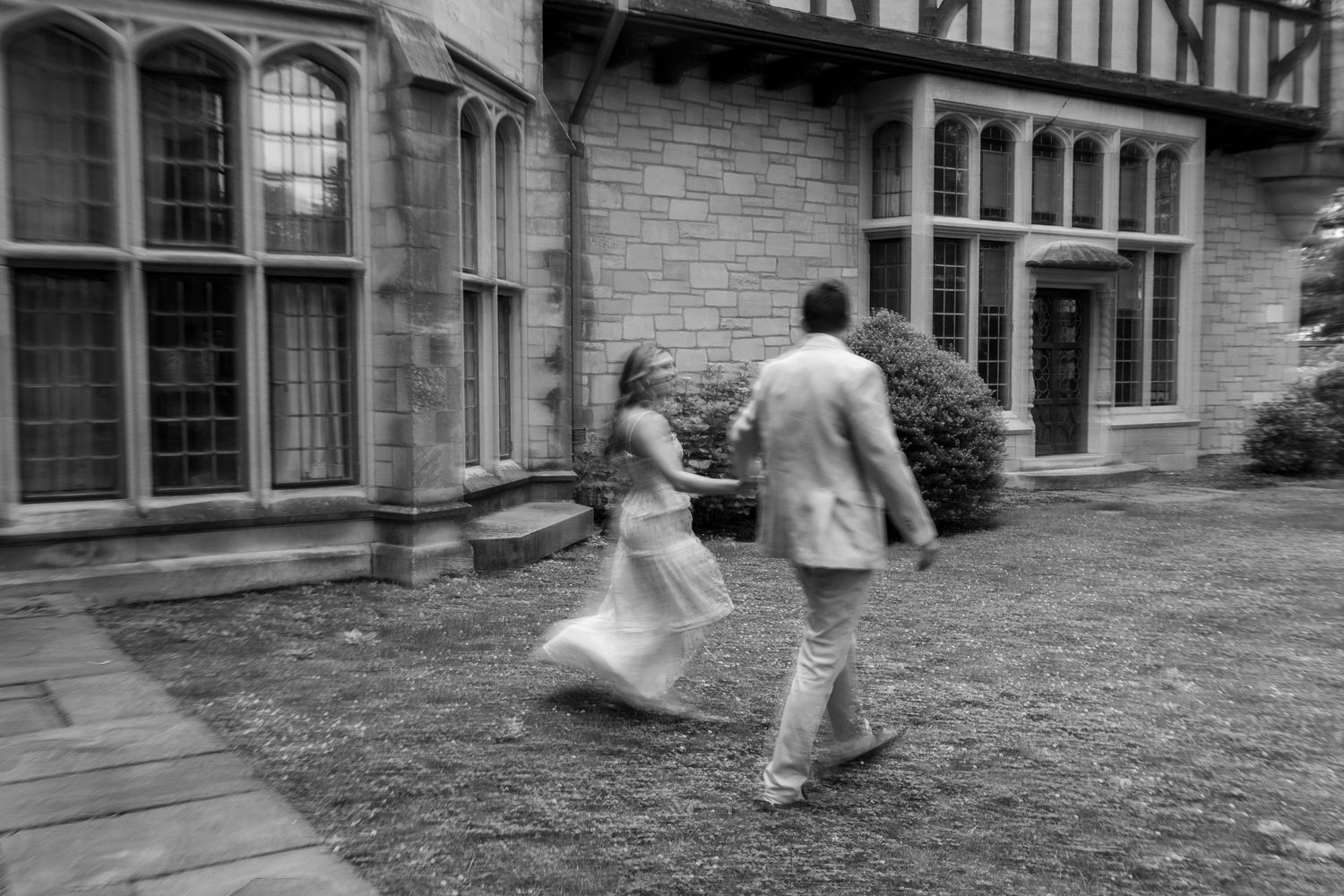 Engagement Session by Husband and Wife Wedding Photography Team Fireside Sparrow Photography. Oyster Bay, Long Island.