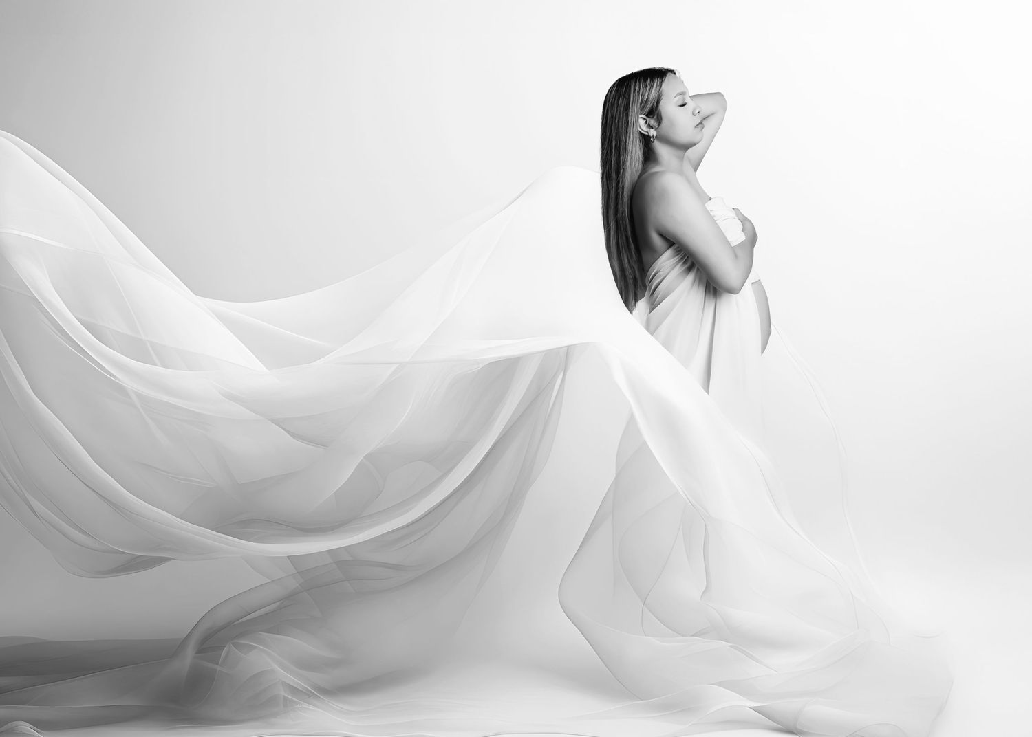 elegant classic timeless maternity photo session