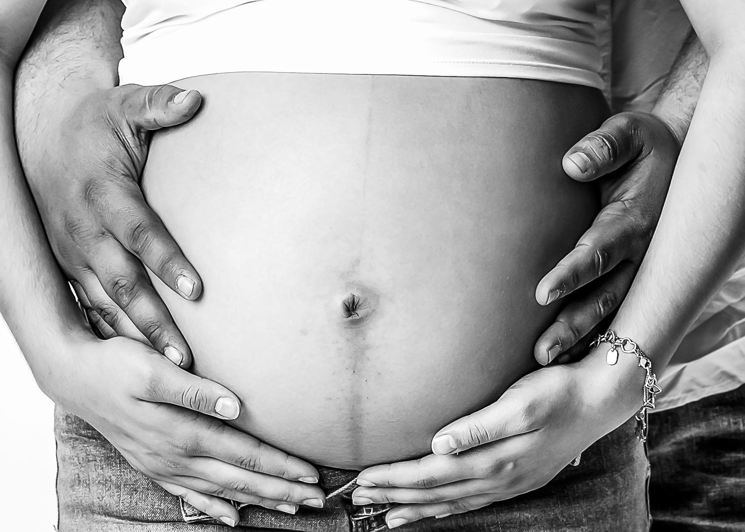 elegant classic timeless maternity photo session