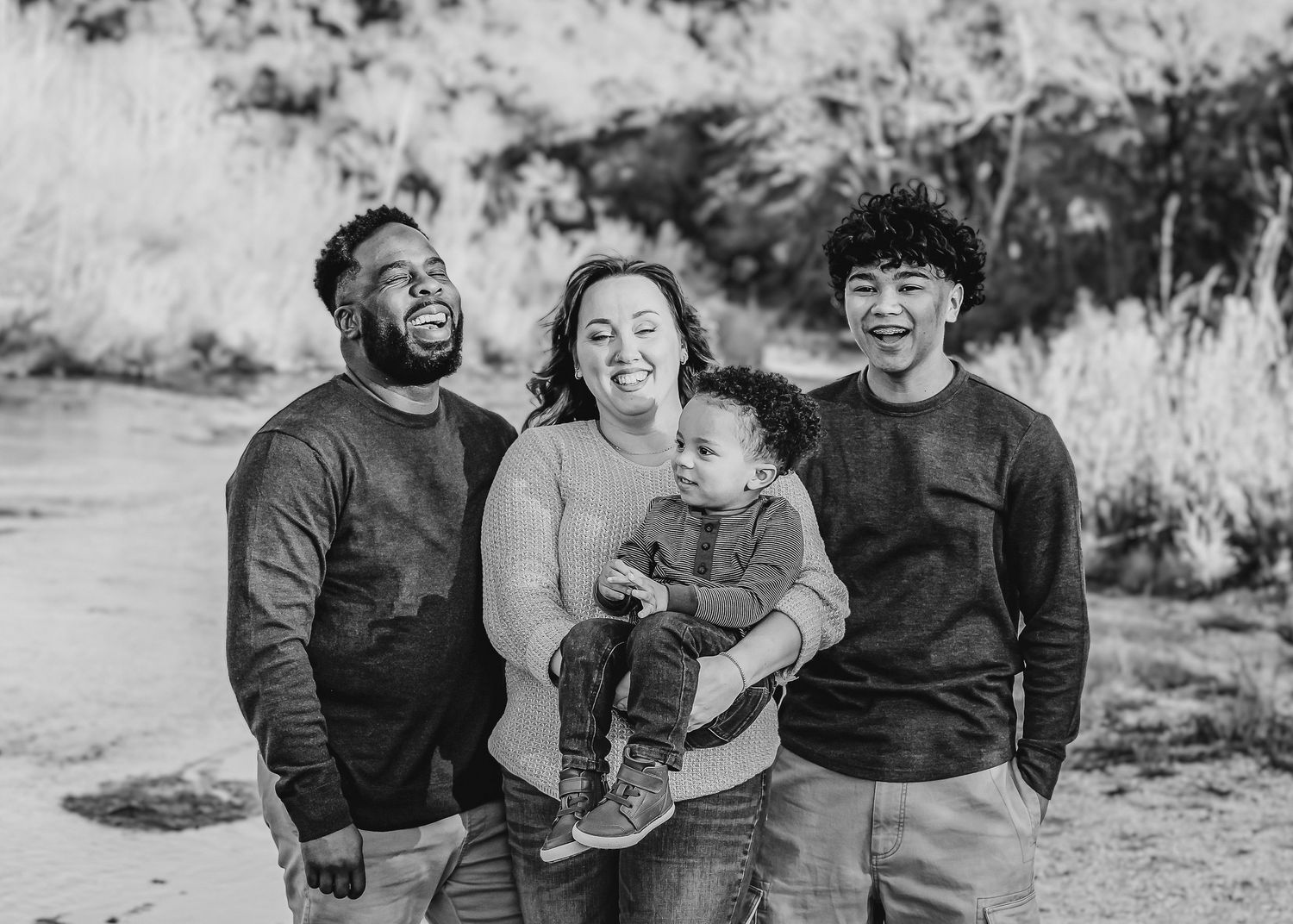 Outdoor and Indoor Lifestyle Storytelling family sessions