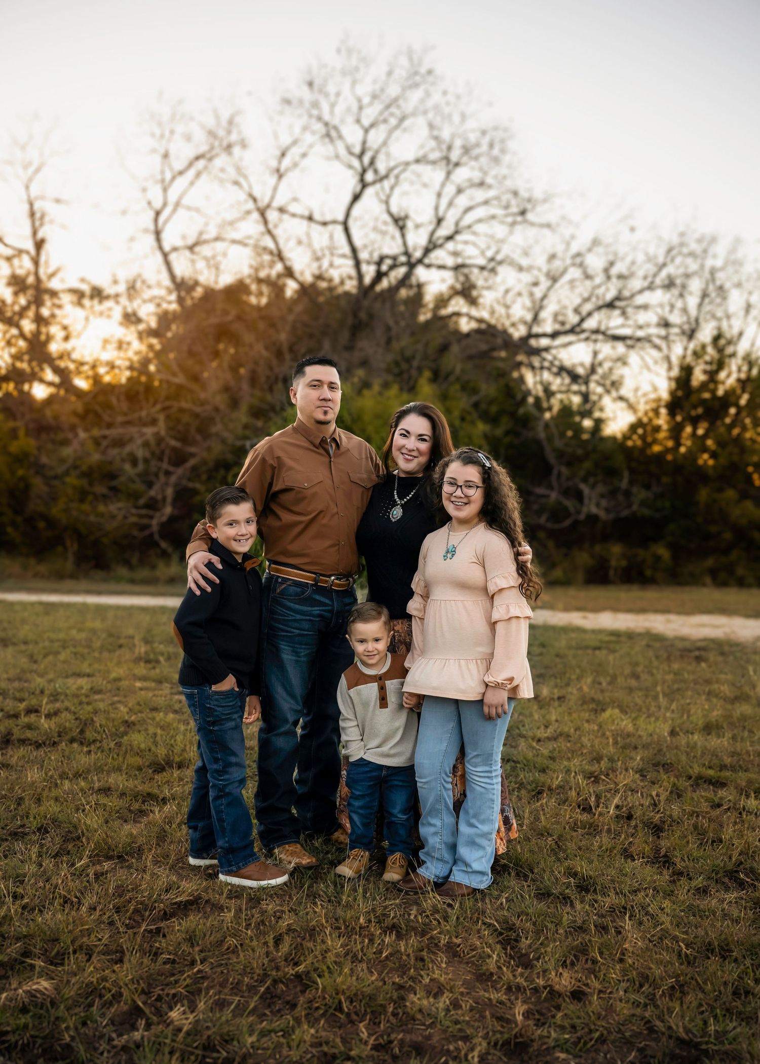 Outdoor and Indoor Lifestyle Storytelling Family sessions