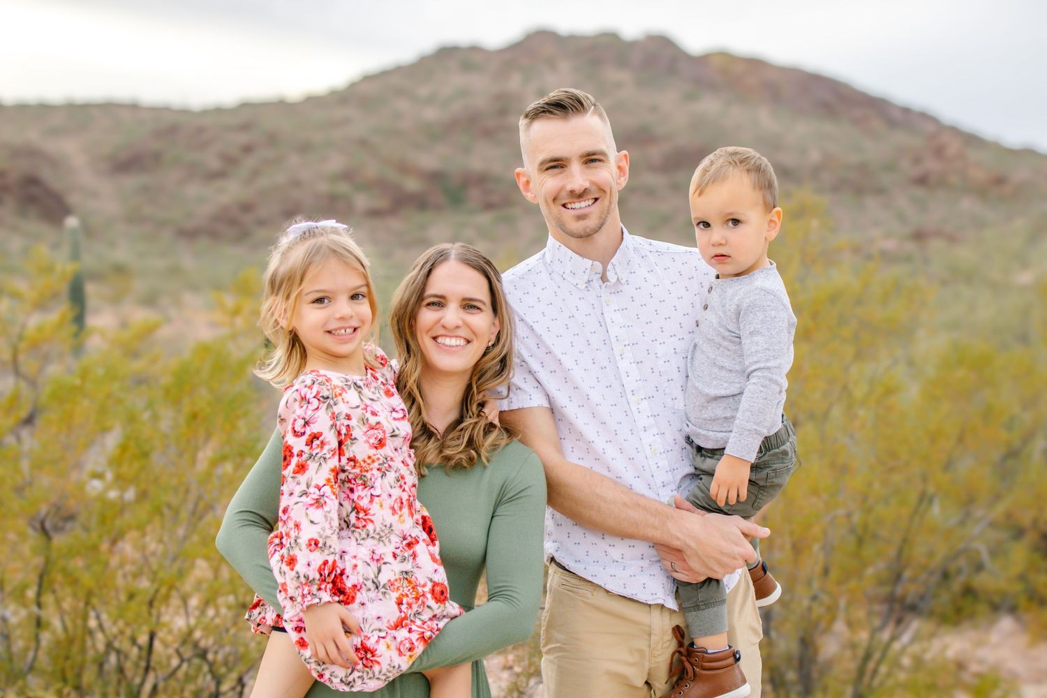 Marana lifestyle photographer, Family photographer,  Newborn Photographer, Senior Photographer, Wedding photographer, Elopement photographer