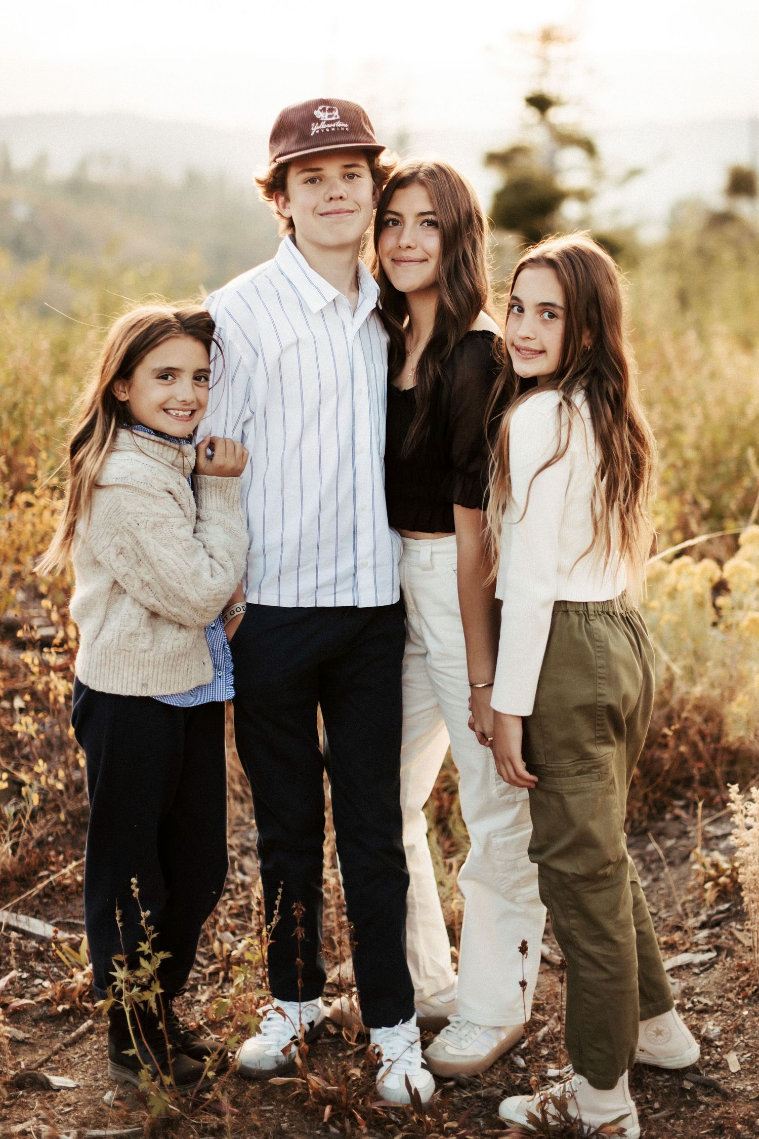 Family photoshoot outdoors in Boise