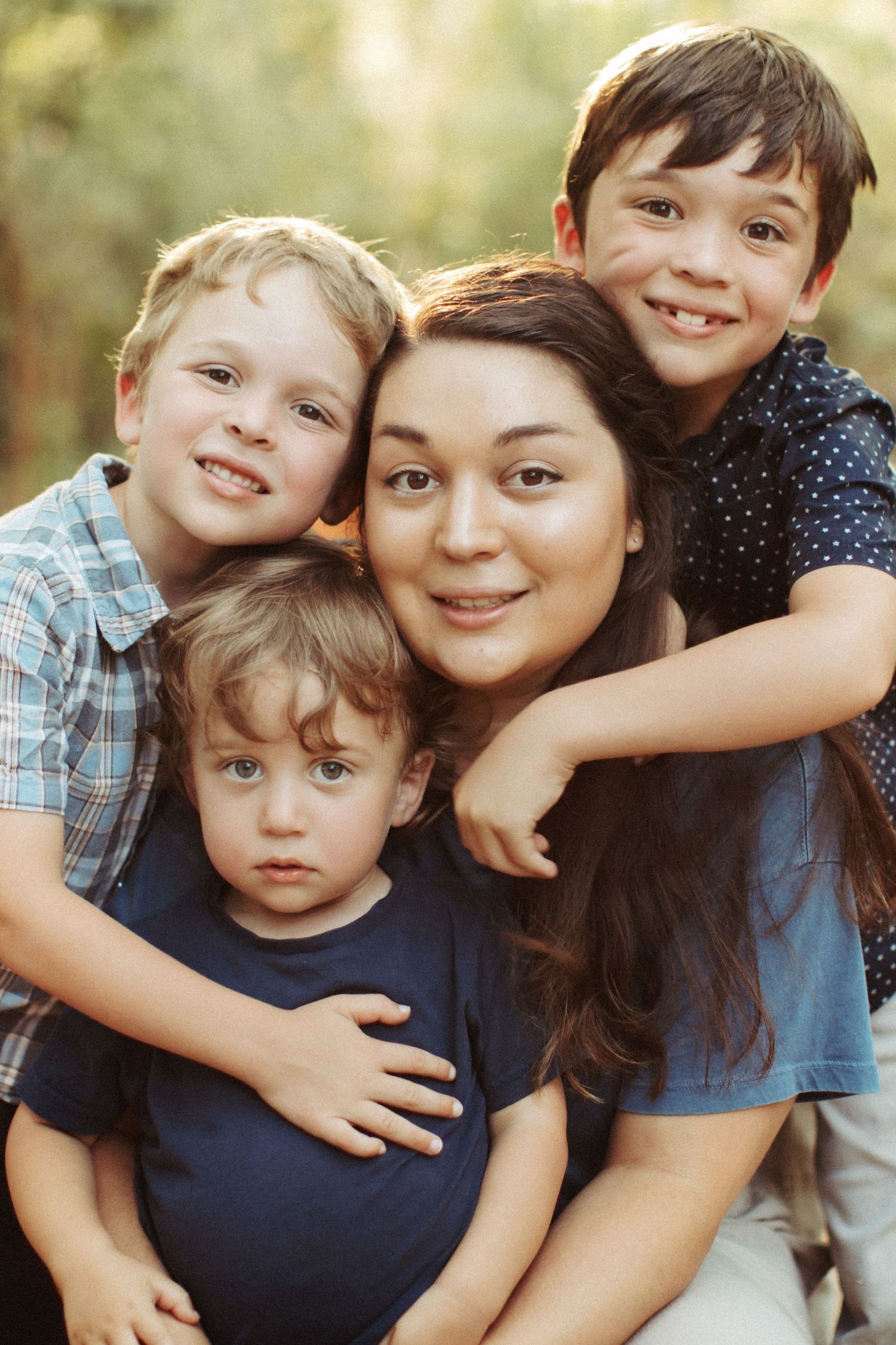 Family photoshoot in Eagle along the river