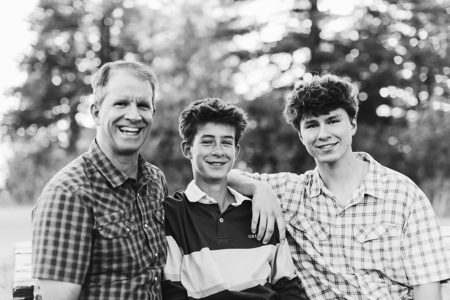 Family photoshoot outdoors in Boise