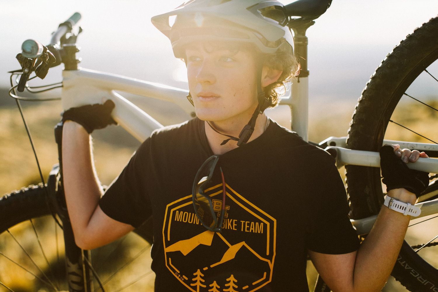 Senior photoshoot mountain biking in Boise
