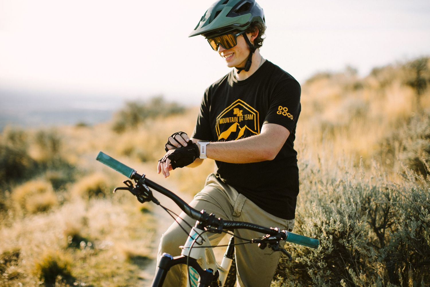 Senior photoshoot mountain biking in Boise