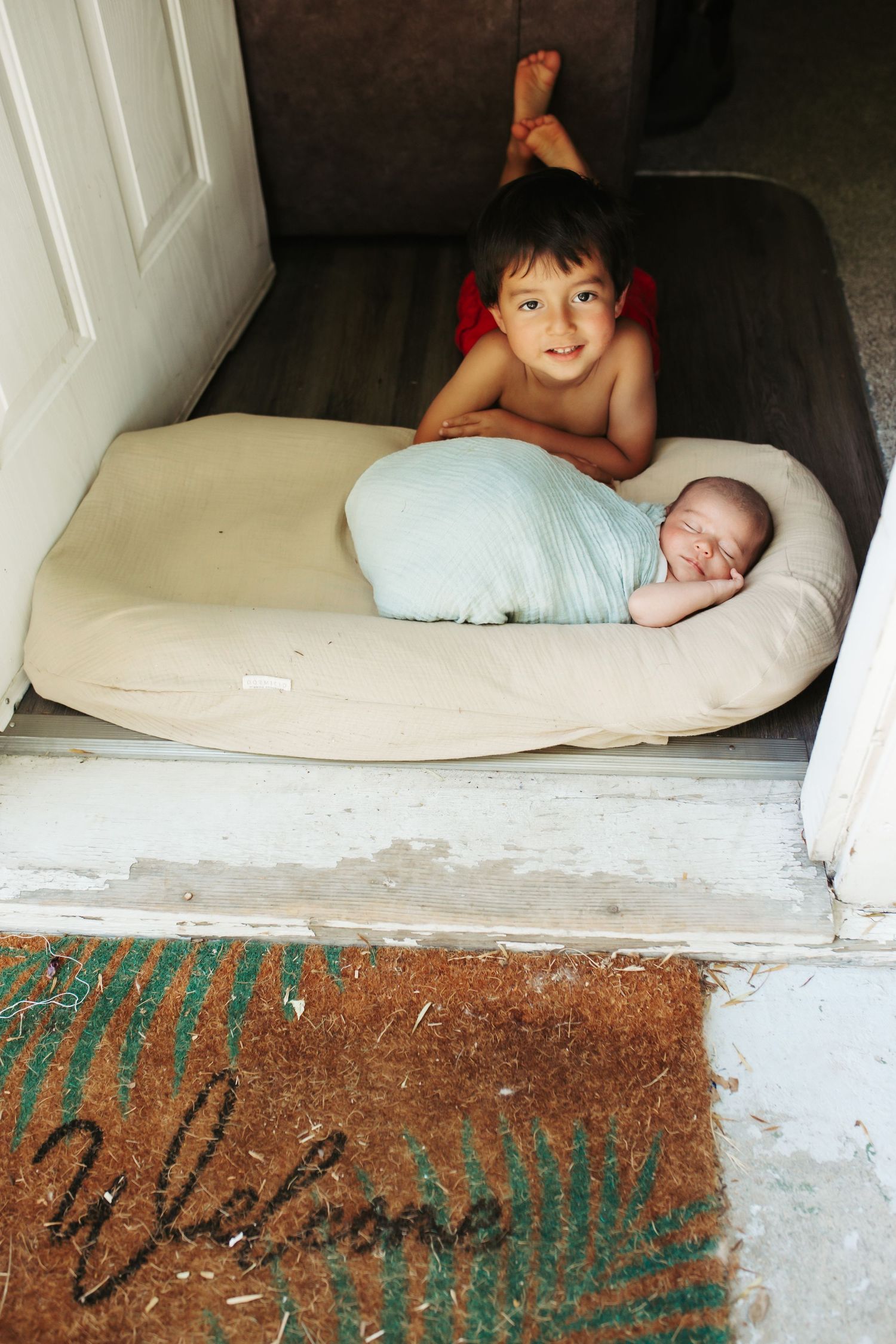 Newborn photoshoot at home in Boise