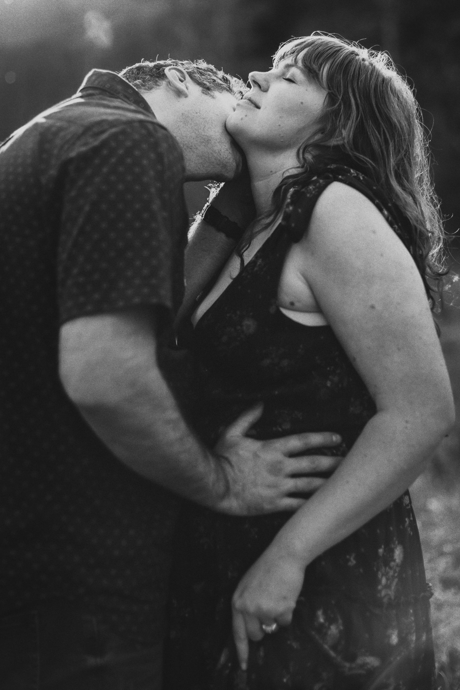 Couple for a maternity photoshoot in Bose