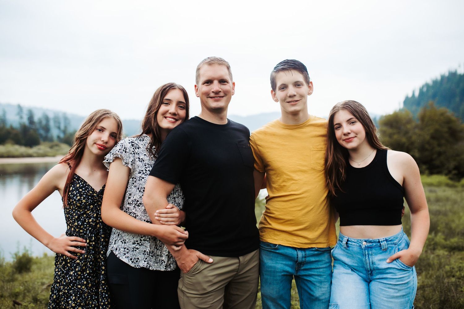 Dad and children for family photoshoot in Boise