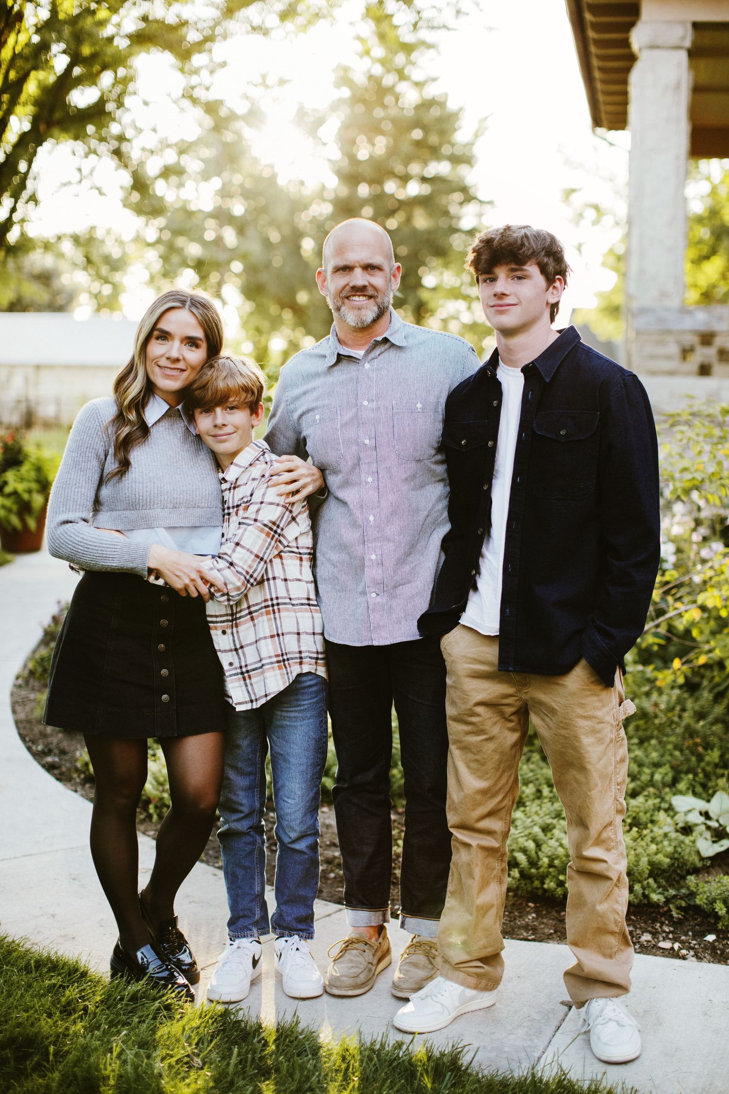 Family photoshoot outdoors in Boise