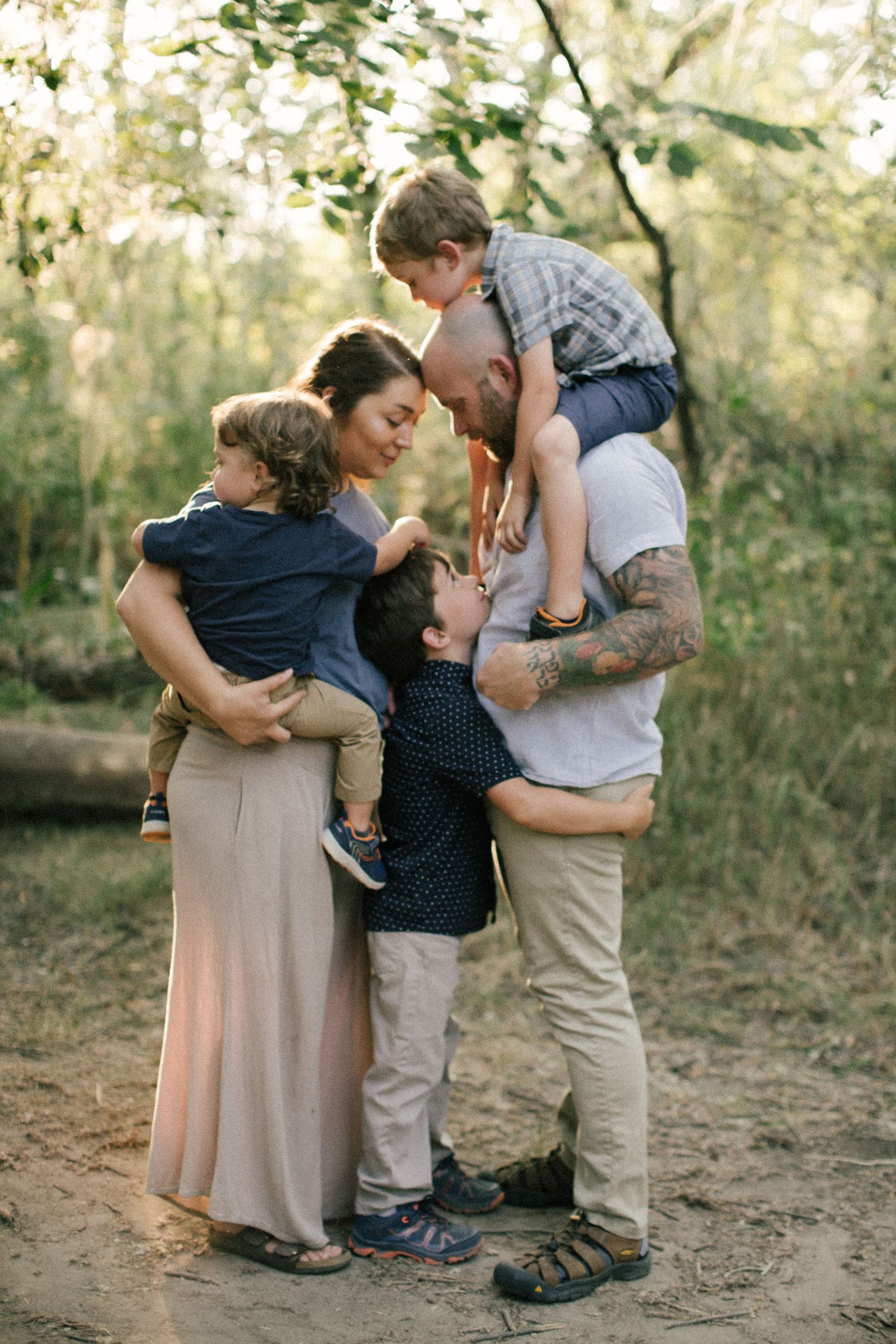 Family photoshoot outdoors in Boise
